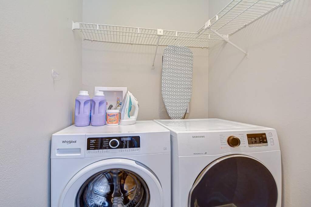 》Executive Apartment Near Armature Works-Room For Six, Full Kitchen《 แทมปา ภายนอก รูปภาพ